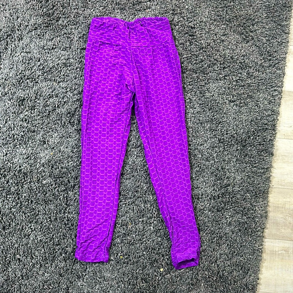Purple leggings